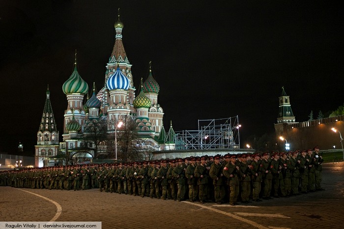 Không khí chuẩn bị cho Ngày chiến thắng 9/5 đang diễn ra rất sôi động tại thủ đô Moscow.